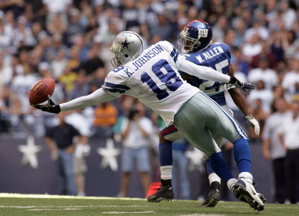 Oct. 16, 2005; Dallas,TX USA; Dallas Cowboys wide receiver Keyshawn Johnson #19 makes a catch in the 3rd quarter against the New York Giants at Texas Stadium.