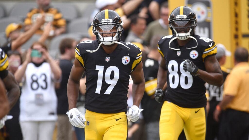 Aug 25, 2018; Pittsburgh, PA, USA; Pittsburgh Steelers wide receiver JuJu Smith-Schuster (19) and wide receiver Darius Heyward-Bey (88) take the field before playing the Tennessee Titans at Heinz Field.