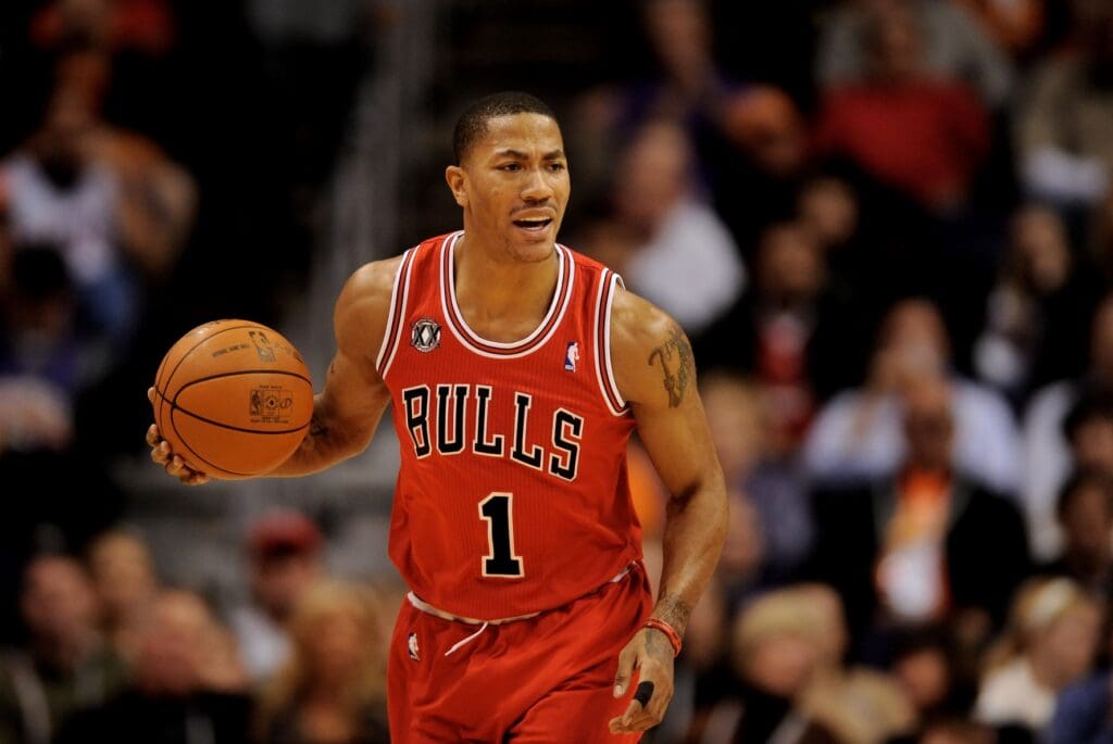 Nov. 24, 2010; Phoenix, AZ, USA; Chicago Bulls guard (1) Derrick Rose against the Phoenix Suns in the first half at the US Airways Center.