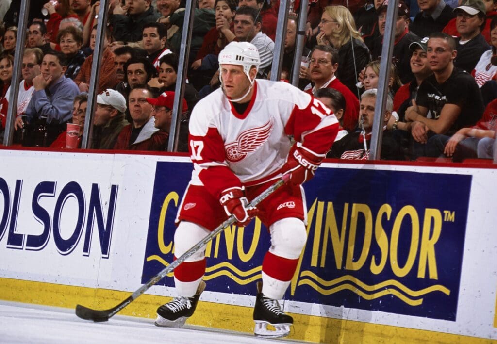 Mar 30, 2002; Detroit, MI, USA; FILE PHOTO; Detroit Red Wings right wing Brett Hull (17) in action against the Atlanta Thrashers at Joe Louis Arena.