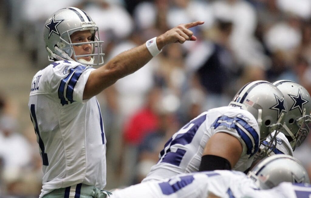 Oct. 15, 2006; Irving, TX USA; Dallas Cowboys quarterback (11) Drew Bledsoe points to a defender during the first quarter against the Houston Texans at Texas Stadium. Dallas beat the Texans 34-9.