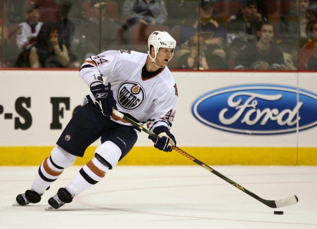 Jan 28, 2006; Glendale, AZ, USA; Edmonton Oilers defenseman (44) Chris Pronger carries the puck during the third period against the Phoenix Coyotes at Glendale Arena.