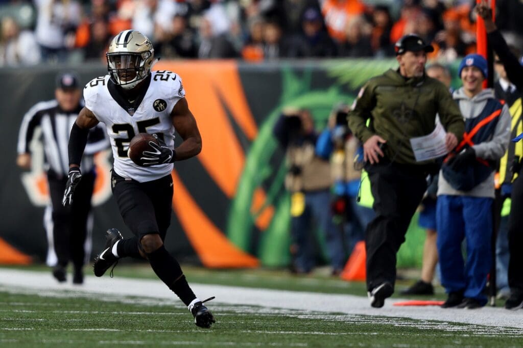 Nov 11, 2018; Cincinnati, OH, USA; New Orleans Saints cornerback Eli Apple (25) against the Cincinnati Bengals at Paul Brown Stadium.