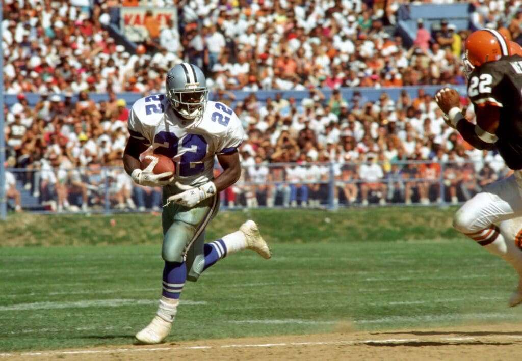 Sep 1, 1991; Cleveland, OH, USA; FILE PHOTO; Dallas Cowboys running back Emmitt Smith (22) in action against the Cleveland Browns at Cleveland Stadium. The Cowboys defeated the Browns 26-14.