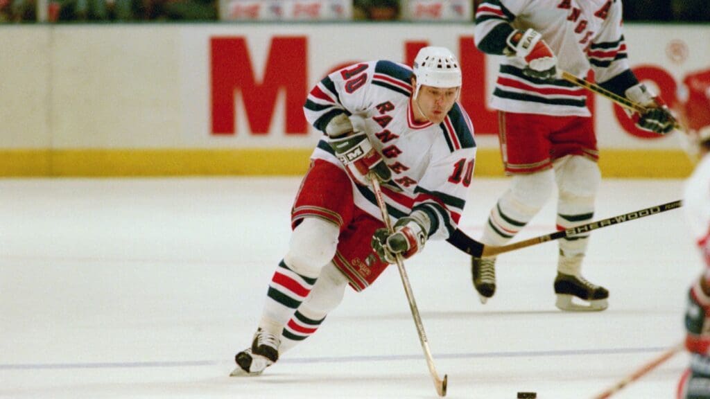 May 19, 1994; New York, NY, USA; New York Rangers vs. Washington Capitols on May 19, 1994. Esa Tikkanen (10).