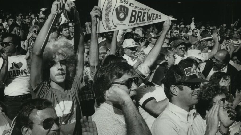 Oct. 25, 1982; Milwaukee, WI, USA; Fans celebrate as the Milwaukee Brewers won the World Series