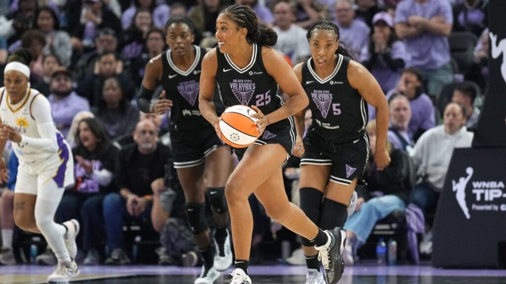 May 16, 2025; San Francisco, California, USA; Golden State Valkyries forward Monique Billings (25) passes against the Los Angeles Sparks during the third quarter at Chase Center.
