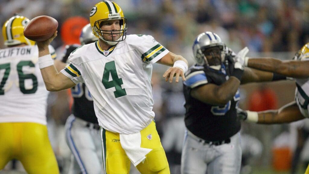 September 11, 2005; Detroit, MI, USA; Green Bay Packers quarterback #4 Brett Favre looks for an open receiver and gets set to throw against the Detroit Lions at Ford Field.