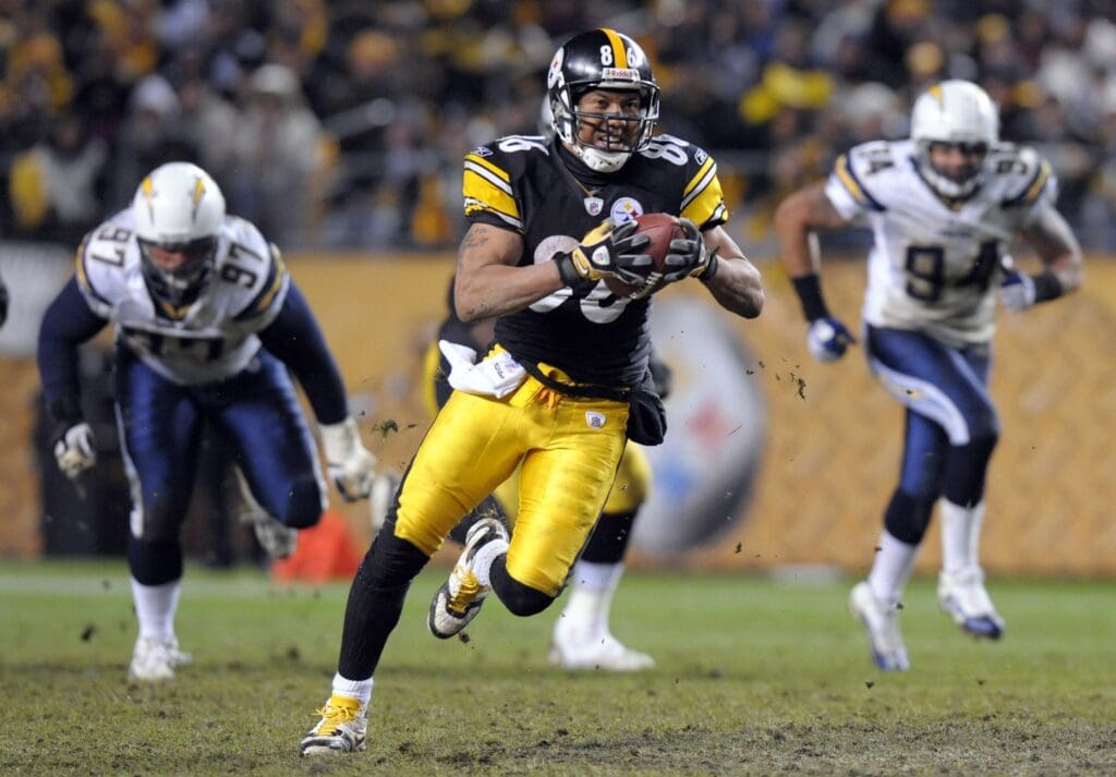 Nov 16, 2008; Pittsburgh, PA, USA; Pittsburgh Steelers wide receiver Hines Ward (86) carries the ball after a reception against the San Diego Chargers during the fourth quarter of a football game at Heinz Field. The Steelers won 11-10.