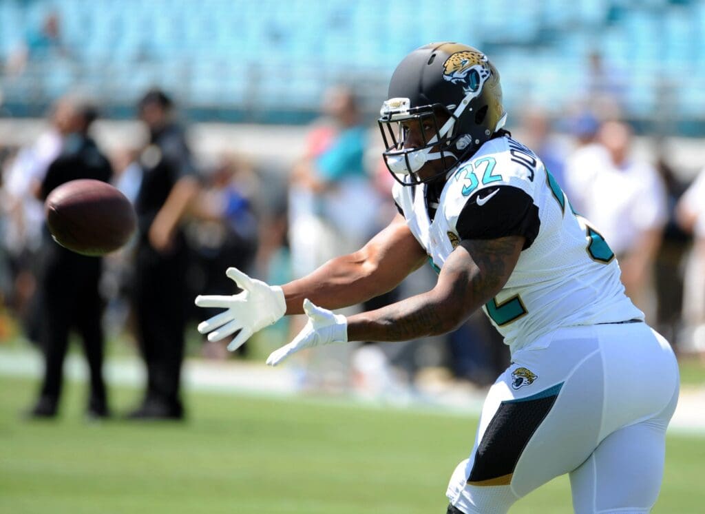 Jacksonville Jaguars running back Maurice Jones-Drew (32) warms up before the start of the the game against the Kansas City Chiefs at EverBank Field