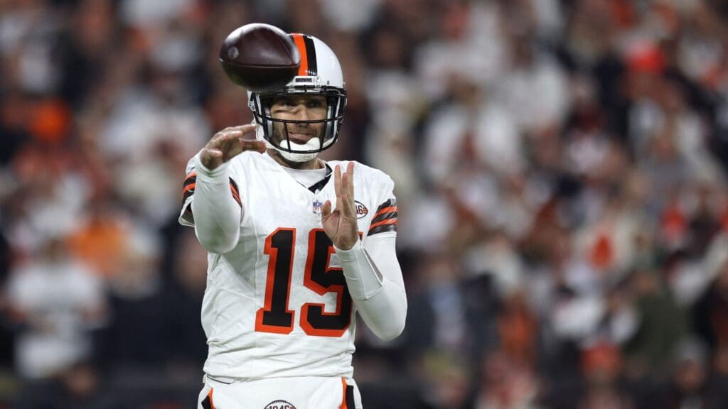 Dec 28, 2023; Cleveland, Ohio, USA; Cleveland Browns quarterback Joe Flacco (15) throws a pass against the New York Jets during the first half at Cleveland Browns Stadium.