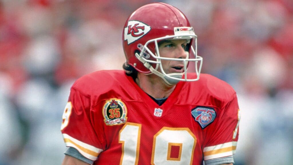 Sep 1994: Kansas City, MO, USA; FILE PHOTO; Joe Montana of the Kansas City Chiefs in action during the 1994 season.