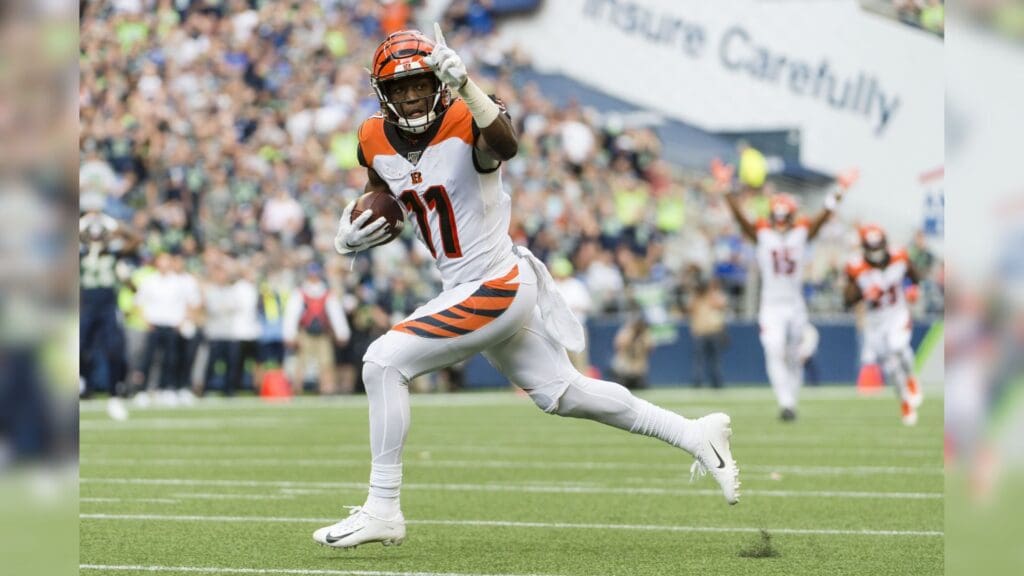 Sep 8, 2019; Seattle, WA, USA; Cincinnati Bengals wide receiver John Ross (11) catches a touchdown pass during the first half against the Seattle Seahawks at CenturyLink Field.