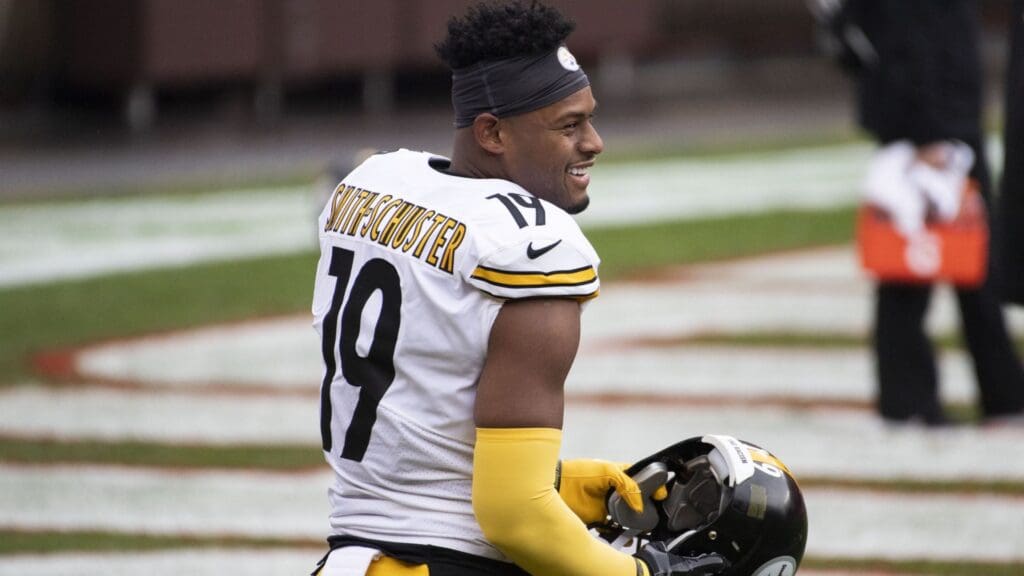 Jan 3, 2021; Cleveland, Ohio, USA; Pittsburgh Steelers wide receiver JuJu Smith-Schuster (19) before the game between the Cleveland Browns and the Pittsburgh Steelers at FirstEnergy Stadium.