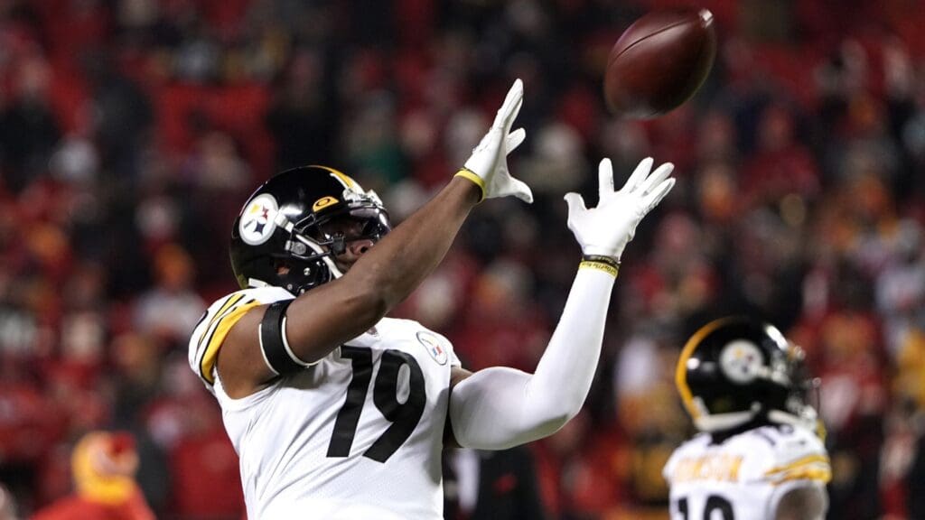 Jan 16, 2022; Kansas City, Missouri, USA; Pittsburgh Steelers wide receiver JuJu Smith-Schuster (19) warms up before the game against the Kansas City Chiefs in an AFC Wild Card playoff football game at GEHA Field at Arrowhead Stadium.