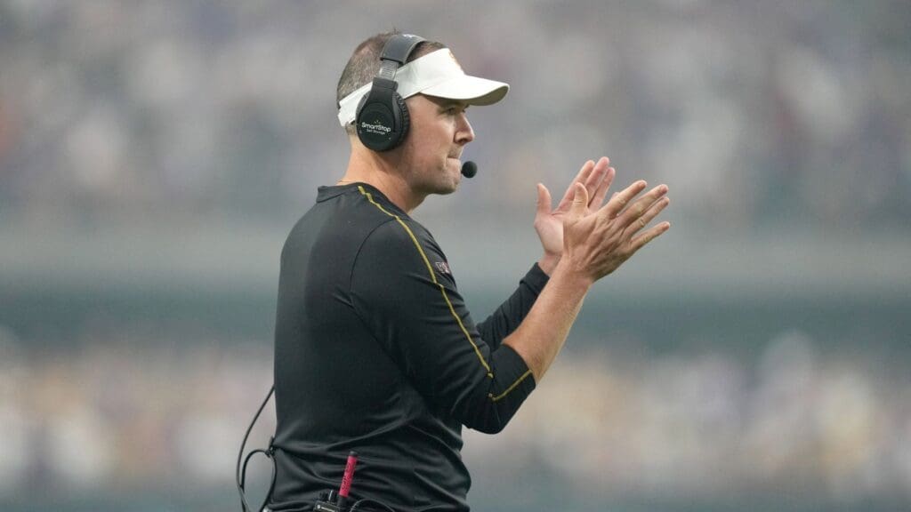 Sep 1, 2024; Paradise, Nevada, USA; Southern California Trojans head coach Lincoln Riley reacts in the first half against the LSU Tigers at Allegiant Stadium