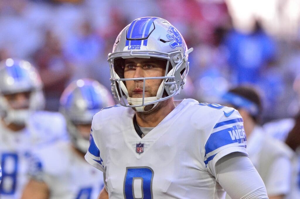 Detroit Lions quarterback Matt Cassel (8) looks on prior to the game against the Arizona Cardinals at State Farm Stadium.