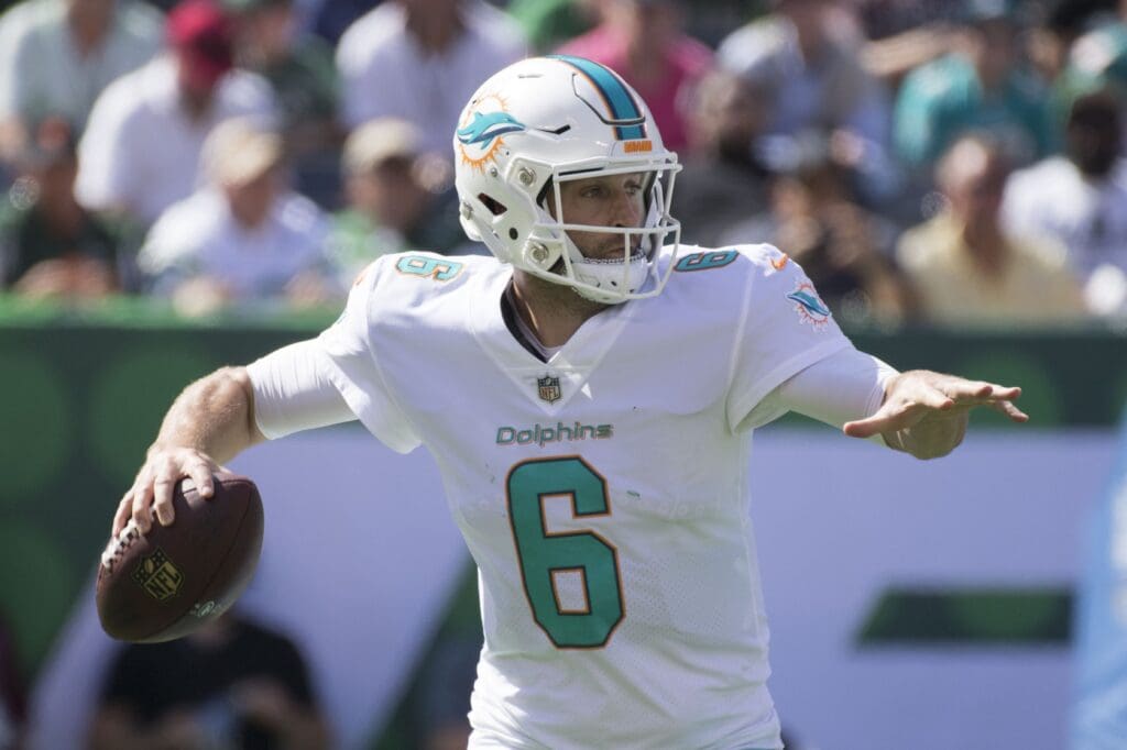 September 24, 2017; East Rutherford, NJ, USA; Miami Dolphins quarterback Jay Cutler (6) passes the football against the New York Jets during the second quarter at MetLife Stadium.
