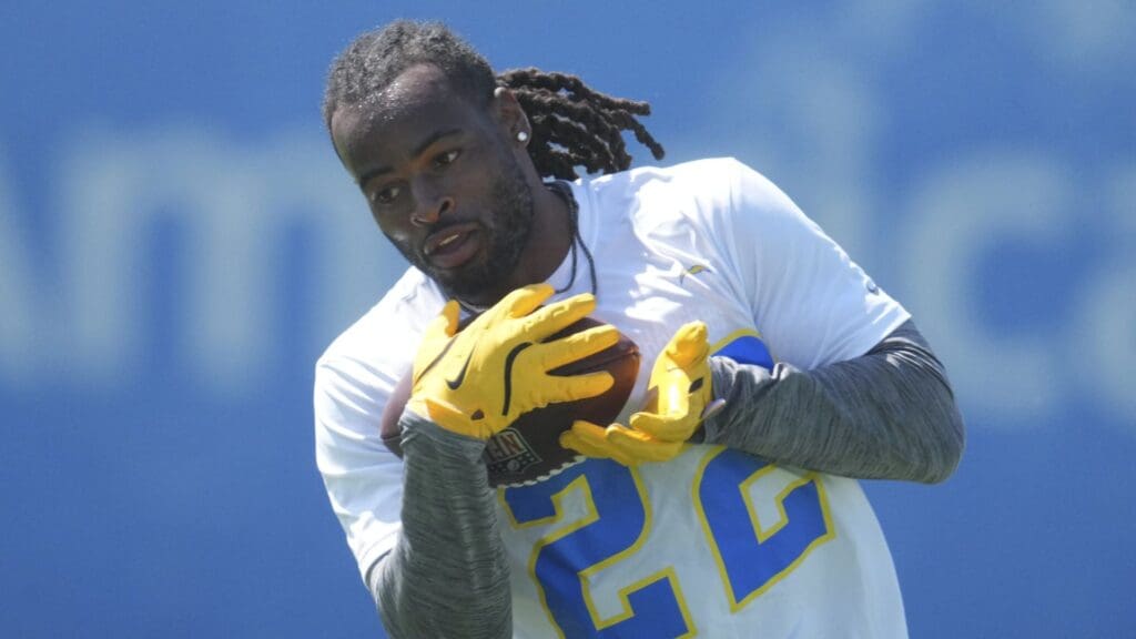 May 20, 2025; El Segundo, CA, USA; Los Angeles Chargers running back Najee Harris (22) catches the ball during offseason workouts at The Bolt.