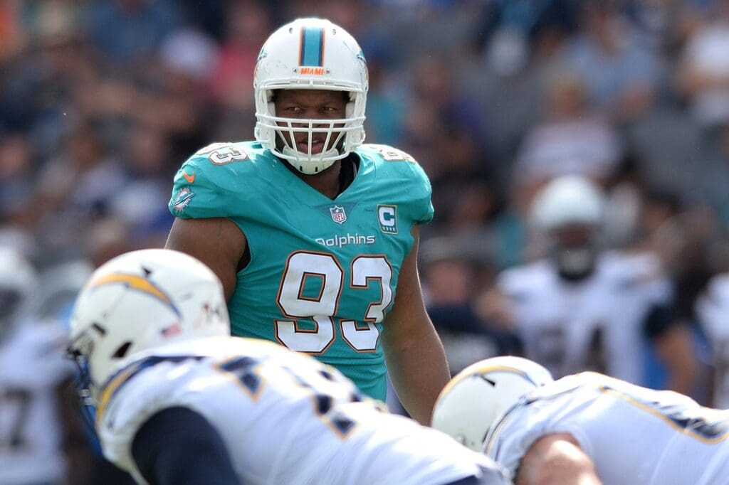 Sep 17, 2017; Carson, CA, USA; Miami Dolphins defensive tackle Ndamukong Suh (93) looks across the Los Angeles Chargers offensive line during the second half at StubHub Center