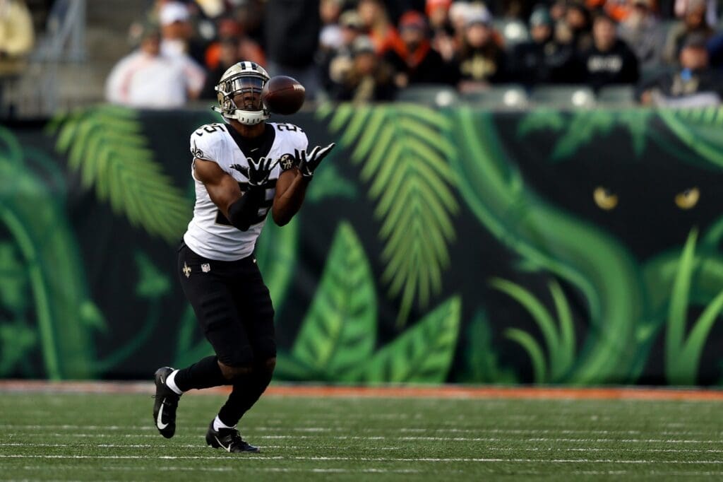 Nov 11, 2018; Cincinnati, OH, USA; New Orleans Saints cornerback Eli Apple (25) intercepts a pas against the Cincinnati Bengals in the second half at Paul Brown Stadium.