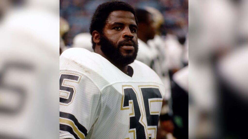 Oct 28, 1984; Cleveland, OH, USA; FILE PHOTO; New Orleans Saints linebacker (35) Earl Campbell on the sidelines against the Cleveland Browns at Cleveland Stadium. The Saints defeated the Browns 16-14.