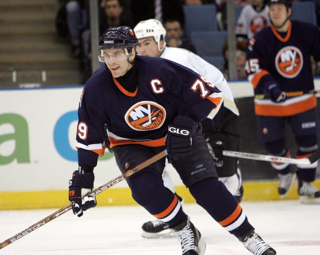 Jan 26, 2006; Uniondale, NY, USA; New York Islanders center (79) Alexei Yashin looks for the puck against the Pittsburgh Penguins at Nassau Coliseum.