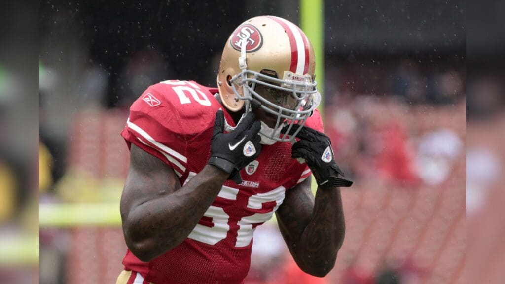 November 20, 2011; San Francisco, CA, USA; San Francisco 49ers inside linebacker Patrick Willis (52) warms up before the start of the game against the Arizona Cardinals at Candlestick Park.