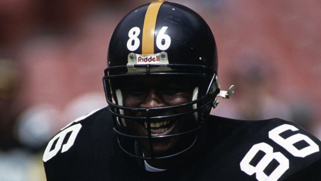 ep 12, 1993; Anaheim, CA, USA; FILE PHOTO; Pittsburgh Steelers tight end Eric Green (86) on the field against the Los Angeles Rams at Anaheim Stadium.