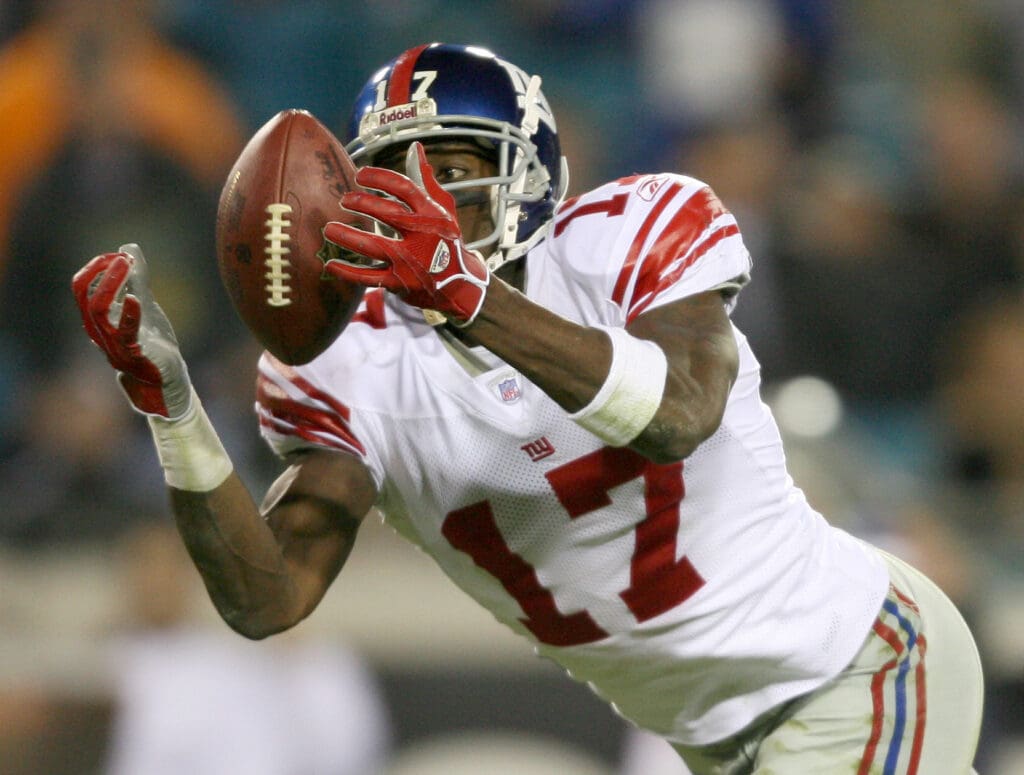 Nov 20, 2006; Jacksonville, FL, USA; New York Giants wide receiver (17) Plaxico Burress can not come up with a catch during the 3rd quarter against the Jacksonville Jaguars at Alltel Stadium in Jacksonville, Florida. Jaguars defeated the Giants 26-10