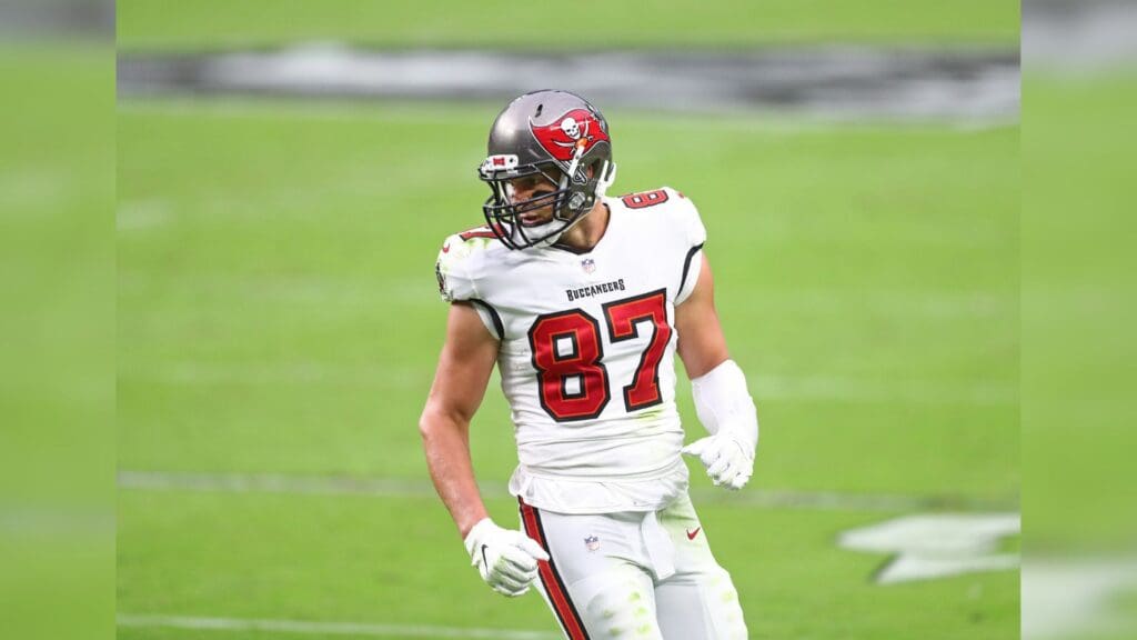 Oct 25, 2020; Paradise, Nevada, USA; Tampa Bay Buccaneers tight end Rob Gronkowski (87) against the Las Vegas Raiders at Allegiant Stadium.