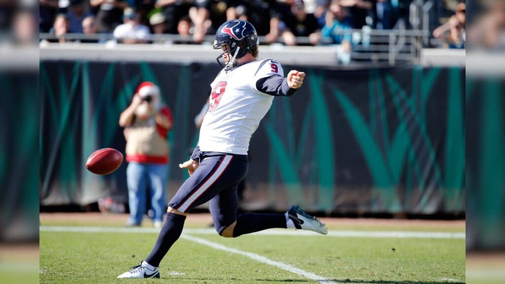 Dec 17, 2017; Jacksonville, FL, USA; Houston Texans punter Shane Lechler (9) punts the ball during the first quarter at EverBank Field.