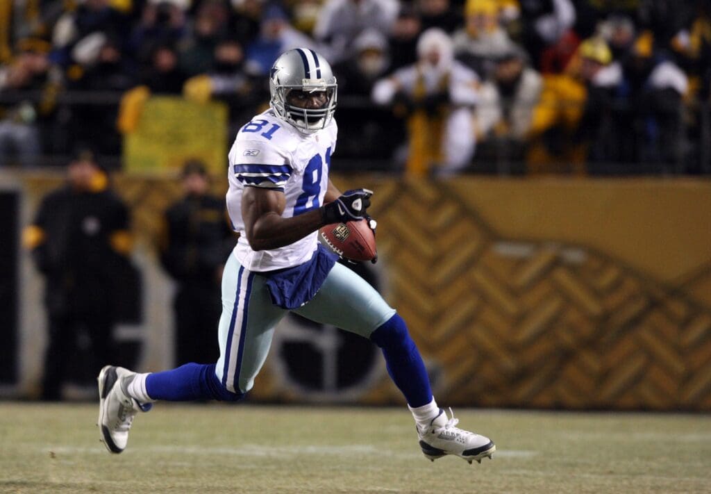 Dec 7, 2008; Pittsburgh, PA, USA; Dallas Cowboys receiver Terrell Owens (81) runs after a catch against the Pittsburgh Steelers at Heinz Field. The Steelers beat the Cowboys 20-13