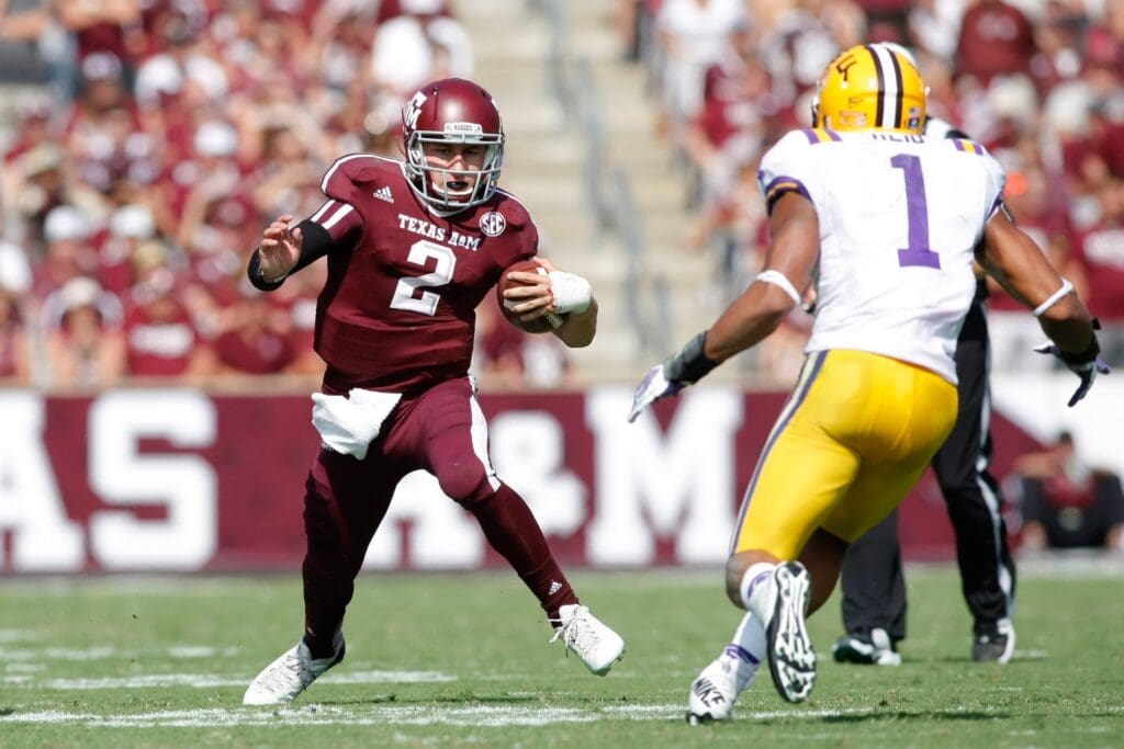 Oct 20, 2012; College Station, TX, USA; Texas A&M Aggies quarterback Johnny Manziel (2) runs the ball against the LSU Tigers in the first quarter at Kyle Field.