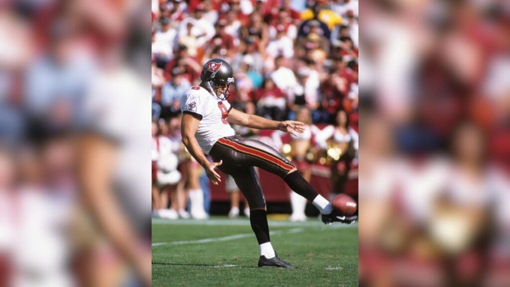 Oct 19, 2003; San Francisco, CA, USA; FILE PHOTO; Tampa Bay Buccaneers punter Tom Tupa (9) in action against the San Francisco 49ers at 3Com Park.