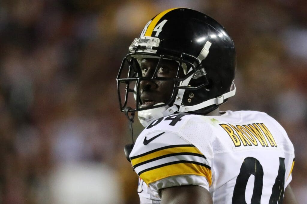 Sep 12, 2016; Landover, MD, USA; Pittsburgh Steelers wide receiver Antonio Brown (84) looks at the scoreboard against the Washington Redskins at FedEx Field.