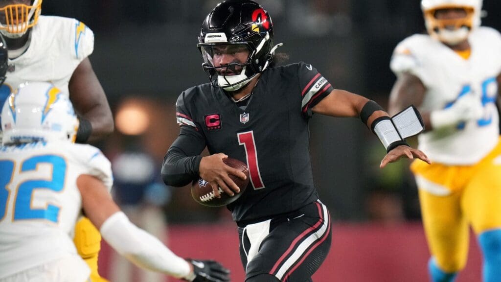 Arizona Cardinals quarterback Kyler Murray (1) scrambles out of the backfield against the Los Angeles Chargers at State Farm Stadium in Glendale on Oct. 21, 2024.
