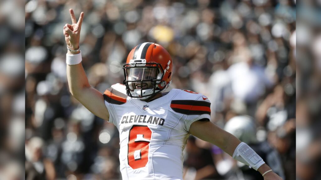 Sep 30, 2018; Oakland, CA, USA; Cleveland Browns quarterback Baker Mayfield (6) instructs his team to attempt a two-point conversion against the Oakland Raiders in the second quarter at Oakland Coliseum.