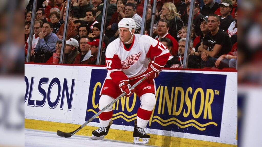 Mar 30, 2002; Detroit, MI, USA; FILE PHOTO; Detroit Red Wings right wing Brett Hull (17) in action against the Atlanta Thrashers at Joe Louis Arena.