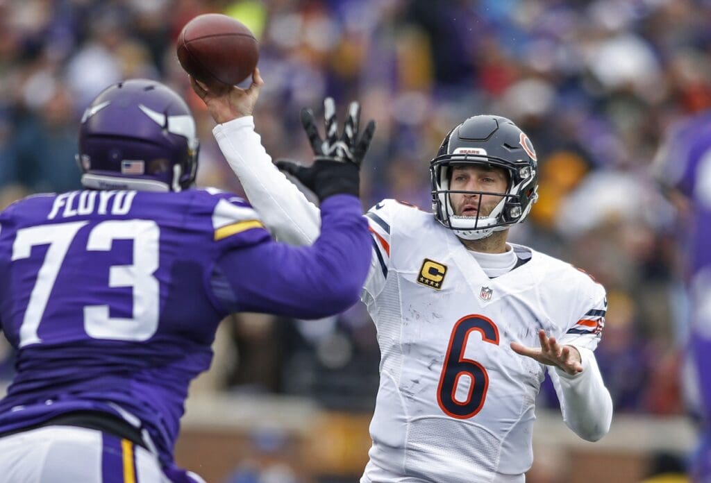 Dec 20, 2015; Minneapolis, MN, USA; Chicago Bears quarterback Jay Cutler (6) passes against the Minnesota Vikings in the second quarter at TCF Bank Stadium. The Vikings win 38-17.