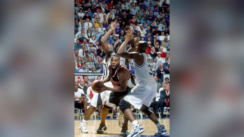 Jan 17, 1996; Cincinnati, OH, USA; Cincinnati Bearcats (25) Danny Fortson in action against the Xavier Musketeers during the 1995-96 Crosstown Shootout at Cincinnati Gardens. Cincinnati won 99-90. 