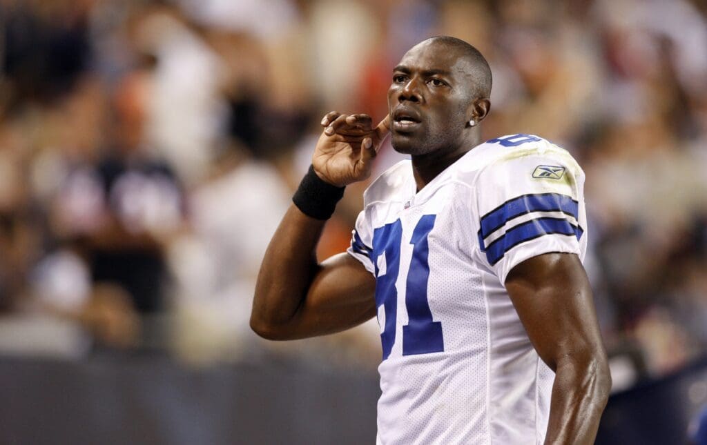 Sep 23, 2007; Chicago, IL, USA; Dallas Cowboys receiver Terrell Owens (81) taunts the fans on the sidelines against the Chicago Bears at Soldier Field Stadium. The Cowboys beat the Bears 34-10.