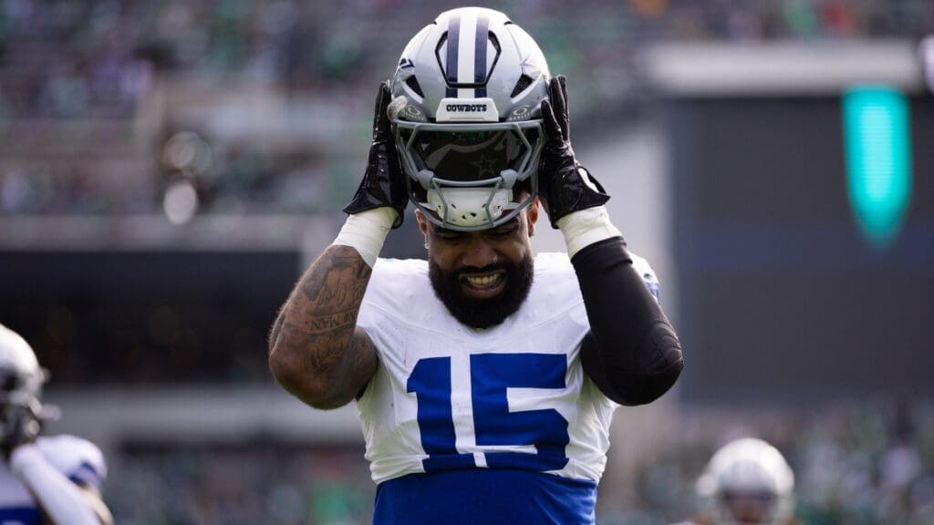 Dec 29, 2024; Philadelphia, Pennsylvania, USA; Dallas Cowboys running back Ezekiel Elliott (15) before action against the Philadelphia Eagles at Lincoln Financial Field.