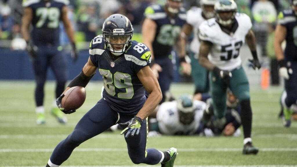 Nov 20, 2016; Seattle, WA, USA; Seattle Seahawks wide receiver Doug Baldwin (89) picks up a first down during the third quarter in a game against the Philadelphia Eagles at CenturyLink Field. The Seahawks won 26-15.