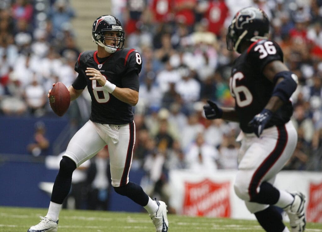 Oct 15, 2006; Dallas, TX, USA; Houston Texans quarterback (8) David Carr rolls out with teammate (36) Ron Dayne against the Dallas Cowboys at Texas Stadium. The Cowboys beat the Texans 34-6.