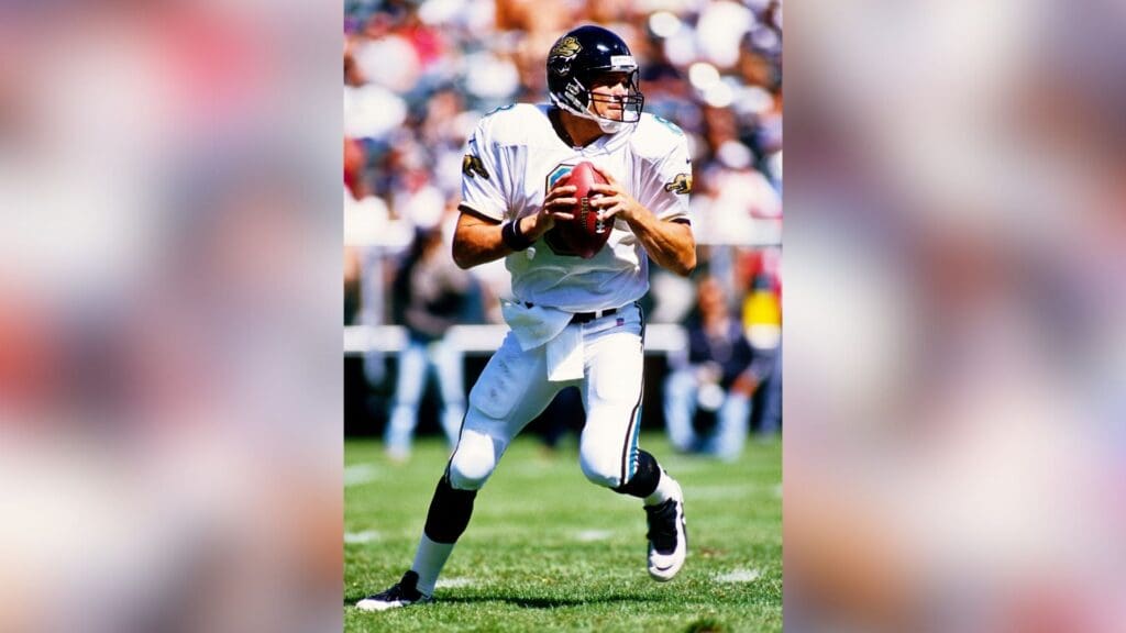 Sep 15, 1996; Oakland, CA, USA; FILE PHOTO; Jacksonville Jaguars quarterback Mark Brunell (8) in action against the Oakland Raiders at Oakland-Alameda County Coliseum.