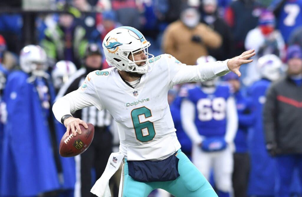 Dec 17, 2017; Orchard Park, NY, USA; Miami Dolphins quarterback Jay Cutler (6) throws a deep pass against the Buffalo Bills during the fourth quarter at New Era Field.