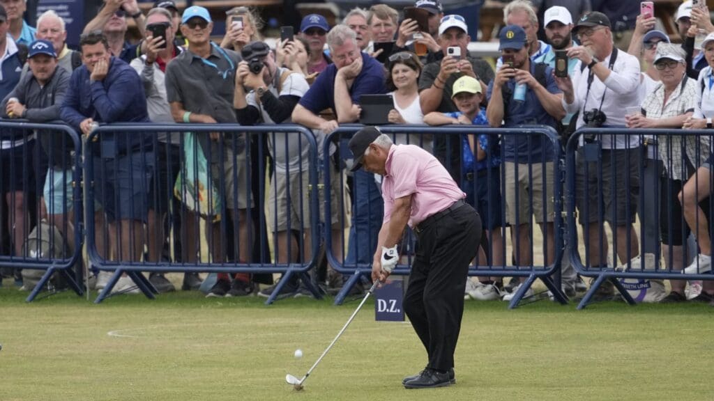 Jul 11, 2022; St. Andrews, Fife, SCT; Lee Trevino chips onto the on the 18th green during the Celebration of Champions at the 150th Open Championship golf tournament at St. Andrews Old Course.