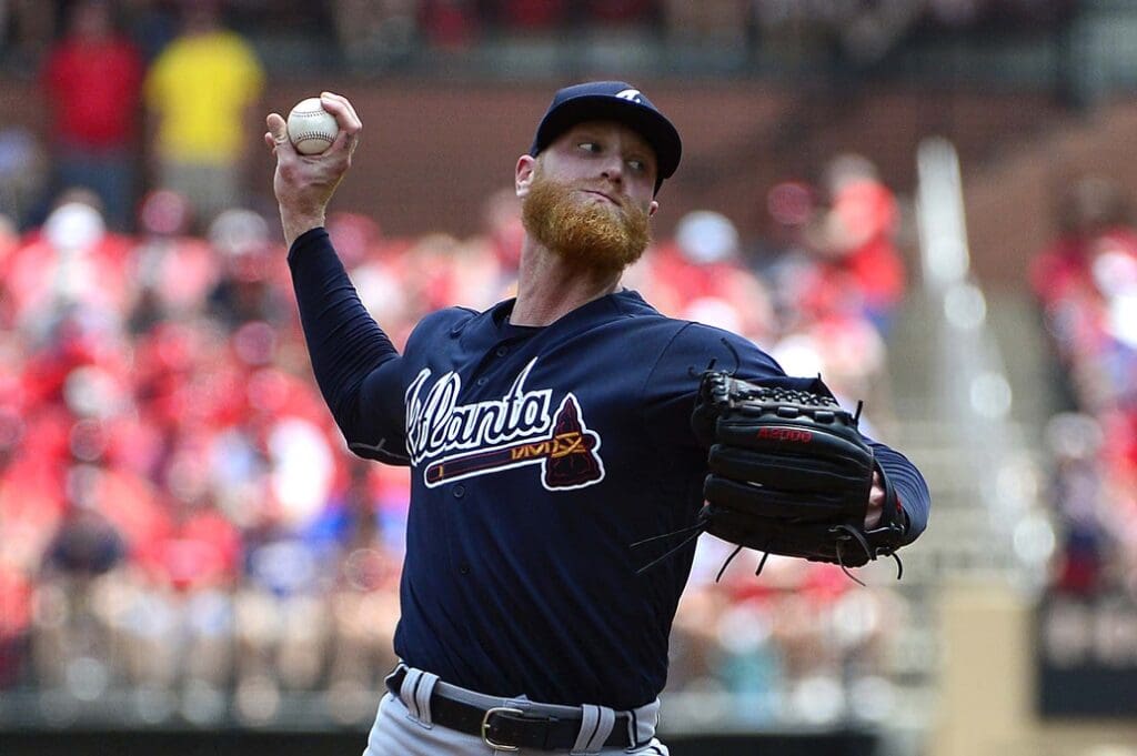 Jul 1, 2018; St. Louis, MO, USA; Atlanta Braves starting pitcher Mike Foltynewicz (26) pitches during the first inning against the St. Louis Cardinals at Busch Stadium