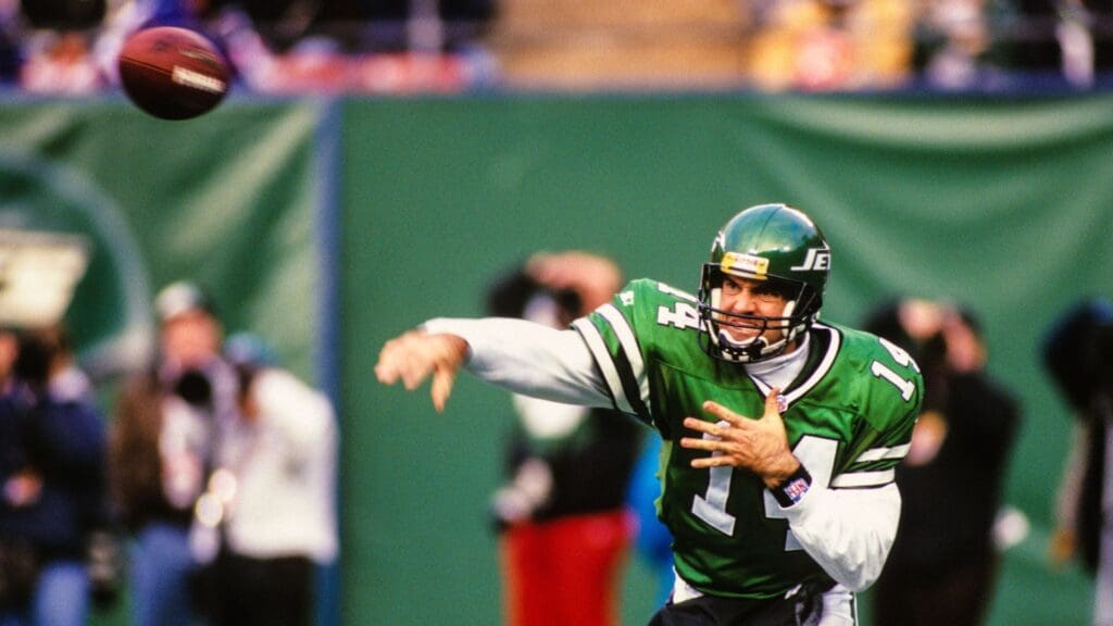 Nov 23, 1997; East Rutherford, NJ, USA; FILE PHOTO; New York Jets quarterback Neil O'Donnell (14) throws the ball against the Minnesota Vikings at Giants Stadium